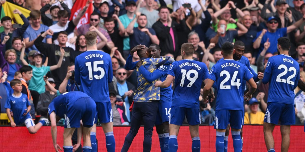 He won't start again: Everton's £40k-p/w star looks finished under Moyes