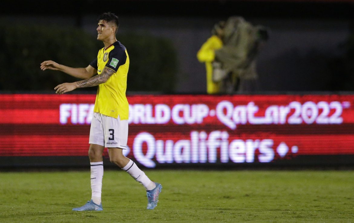 Tottenham eyeing move for Piero Hincapie