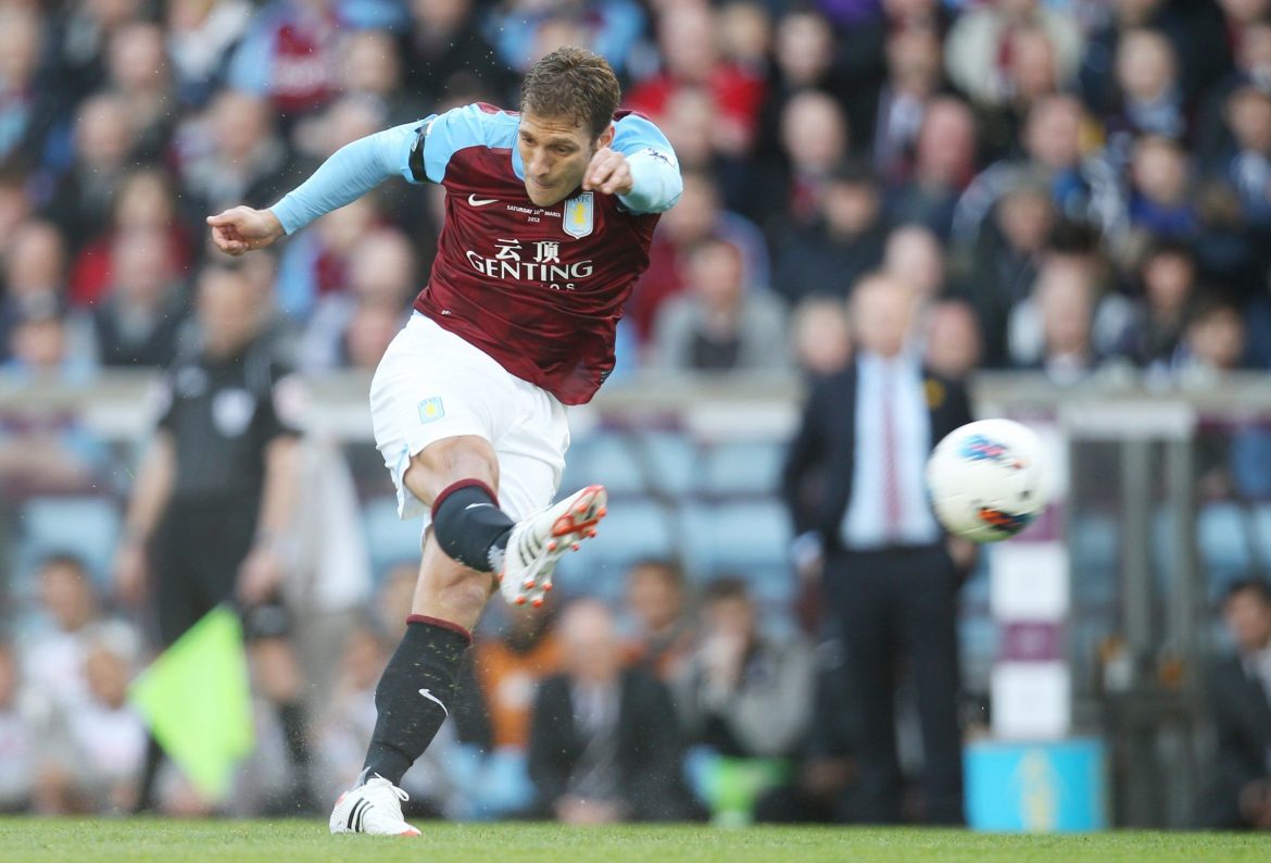 Aston Villa icon Stiliyan Petrov posts about Alan Hutton